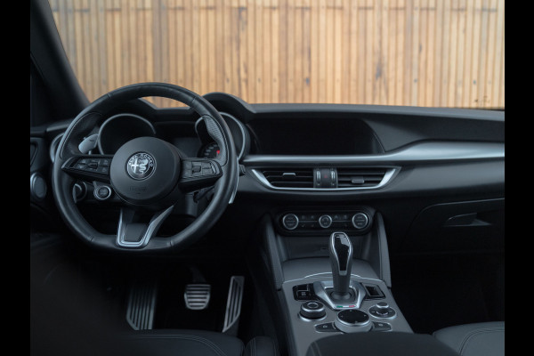 Alfa Romeo Stelvio 2.0T AWD Veloce 320pk | Harman/Kardon | Adapt. cruise | 20 inch