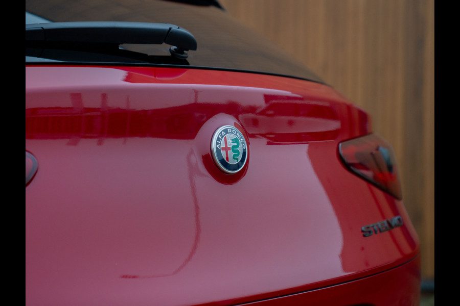 Alfa Romeo Stelvio 2.0T AWD Veloce 320pk | Harman/Kardon | Adapt. cruise | 20 inch