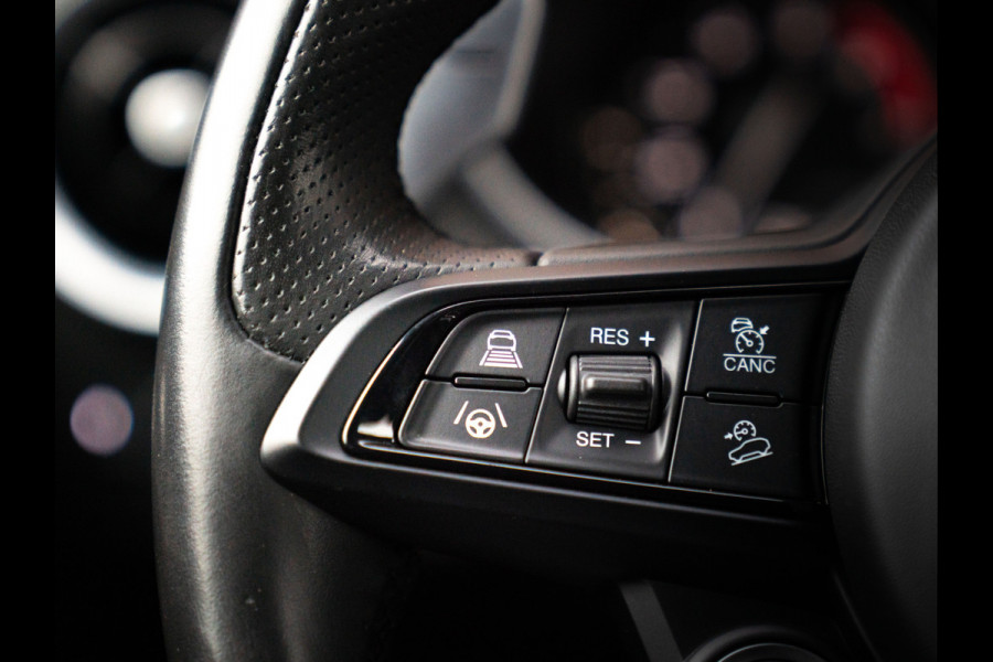 Alfa Romeo Stelvio 2.0T AWD Veloce 320pk | Harman/Kardon | Adapt. cruise | 20 inch