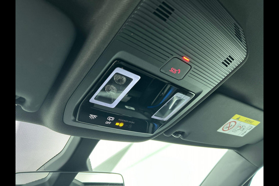 Volkswagen ID.3 First Plus 58 kWh | Navigatie | Apple Carplay/Android Auto | Camera | Parkeersensoren | Adaptive Cruise Control | Full LED Matrix | Stoel- en stuurverwarming | Lichtmetalen velgen | Climate Control