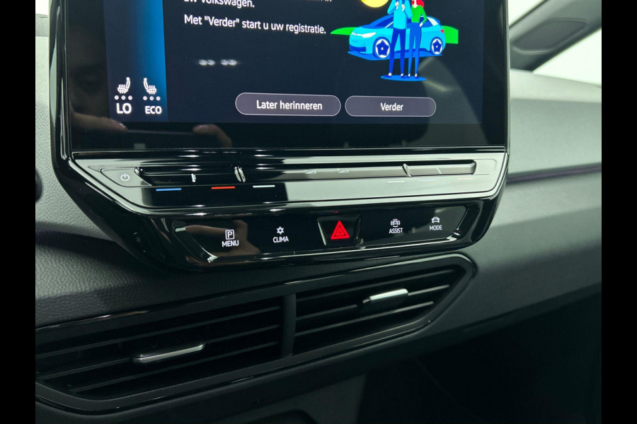 Volkswagen ID.3 First Plus 58 kWh | Navigatie | Apple Carplay/Android Auto | Camera | Parkeersensoren | Adaptive Cruise Control | Full LED Matrix | Stoel- en stuurverwarming | Lichtmetalen velgen | Climate Control