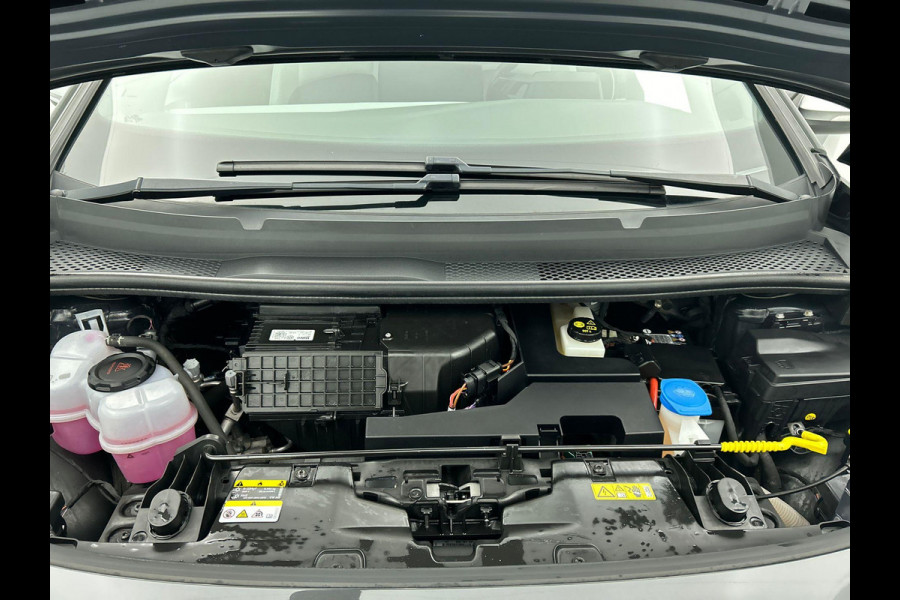 Volkswagen ID.3 First Plus 58 kWh | Navigatie | Apple Carplay/Android Auto | Camera | Parkeersensoren | Adaptive Cruise Control | Full LED Matrix | Stoel- en stuurverwarming | Lichtmetalen velgen | Climate Control