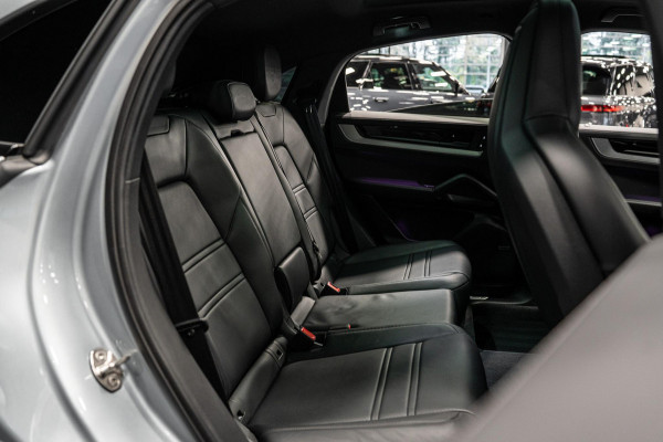 Porsche Cayenne Coupé 3.0 E-Hybrid *Sport-Design / Vierwielbesturing / Stoelventilatie / BOSE / 18-Wegs / Panorama / Soft-Close / Keyless*