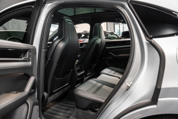 Porsche Cayenne Coupé 3.0 E-Hybrid *Sport-Design / Vierwielbesturing / Stoelventilatie / BOSE / 18-Wegs / Panorama / Soft-Close / Keyless*