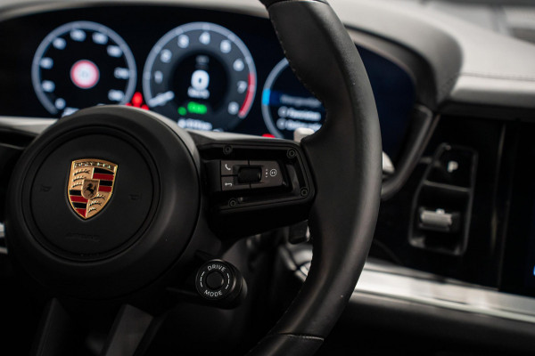 Porsche Cayenne Coupé 3.0 E-Hybrid *Sport-Design / Vierwielbesturing / Stoelventilatie / BOSE / 18-Wegs / Panorama / Soft-Close / Keyless*