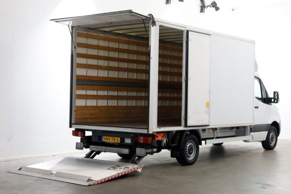 Mercedes-Benz Sprinter 317 CDI 170pk 9G Automaat Bakwagen met laadklep en zijdeur 02-2022