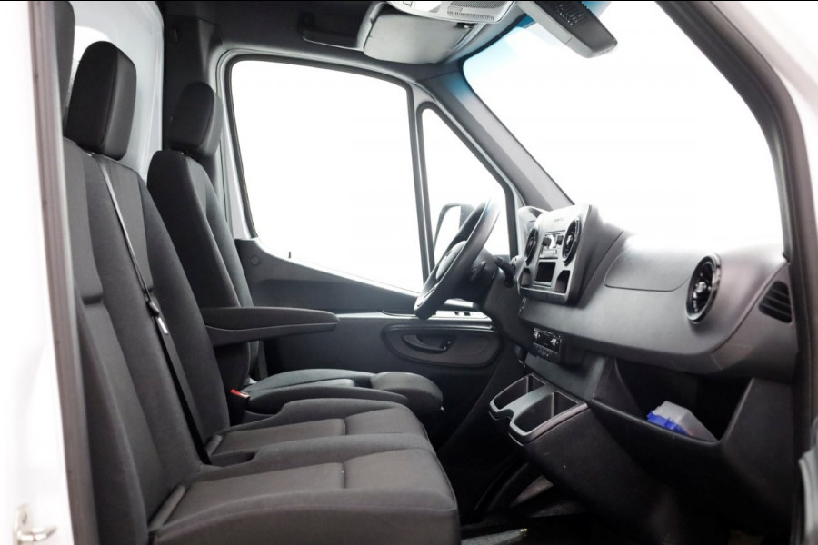 Mercedes-Benz Sprinter 317 CDI 170pk 9G Automaat Bakwagen met laadklep en zijdeur 02-2022