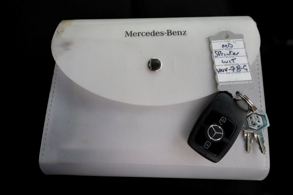 Mercedes-Benz Sprinter 317 CDI 170pk 9G Automaat Bakwagen met laadklep en zijdeur 02-2022