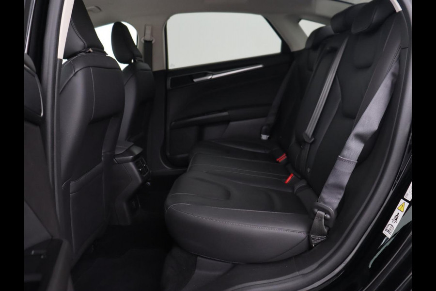 Ford Mondeo 2.0 IVCT HEV Titanium X | Leder | Stoelverwarming | Camera | Adaptive cruise | Memory | Carplay | Full LED | Keyless | Navigatie | Park Assist | Dodehoek detectie | Climate control