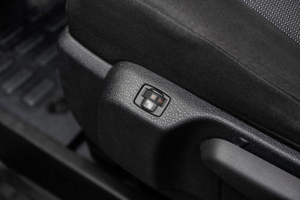 Peugeot Expert 2.0 BlueHDI 122PK | L3H1 | DC | Xenon | Automaat | Schakelflippers | Carplay | Camera | 5-Persoon