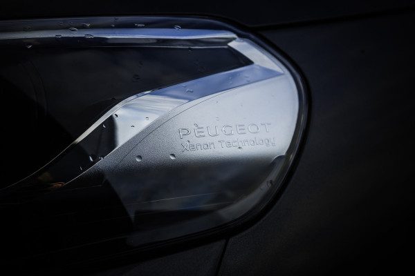 Peugeot Expert 2.0 BlueHDI 122PK | L3H1 | DC | Xenon | Automaat | Schakelflippers | Carplay | Camera | 5-Persoon