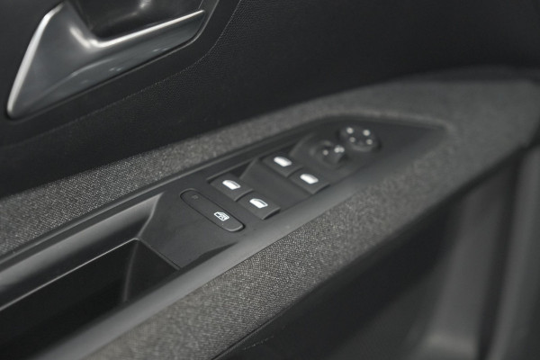 Peugeot 5008 PureTech 130 EAT8 Active Pack | 7 Zitplaatsen | Camera | Apple Carplay | Parkeersensoren