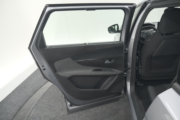 Peugeot 5008 PureTech 130 EAT8 Active Pack | 7 Zitplaatsen | Camera | Apple Carplay | Parkeersensoren