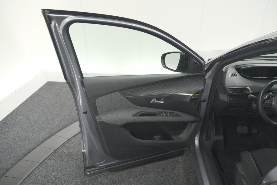 Peugeot 5008 PureTech 130 EAT8 Active Pack | 7 Zitplaatsen | Camera | Apple Carplay | Parkeersensoren