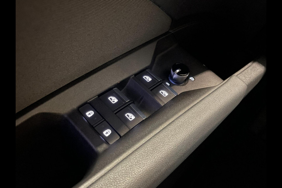 Audi Q4 e-tron 40 Advanced 77 kWh|GROTE ACCU|ACC|CARPLAY|CLIMATE,CRUISE CTRL|STOELVERW.|ELEK. KLEP|INCL. BTW|1e EIG.|NL-AUTO|NAP|