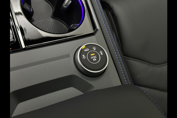 Volkswagen Touareg R 3.0 TSI 462PK E-Hybrid | Luchtvering | Puglia-Leder | Panorama | DYN-Audio | Massage | Ventilatie | ACC | Trekhaak | Nachtzicht | Head-Up | Ergo-Comfort | 22" | Keyless-Entry | Memory | 4-Zone Clima | ISO-Glas | Stoelverwarming V+A | Dodehoek | Standkachel | Carplay | Draadloos Laden |