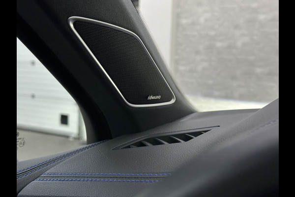 Volkswagen Touareg R 3.0 TSI 462PK E-Hybrid | Luchtvering | Puglia-Leder | Panorama | DYN-Audio | Massage | Ventilatie | ACC | Trekhaak | Nachtzicht | Head-Up | Ergo-Comfort | 22" | Keyless-Entry | Memory | 4-Zone Clima | ISO-Glas | Stoelverwarming V+A | Dodehoek | Standkachel | Carplay | Draadloos Laden |