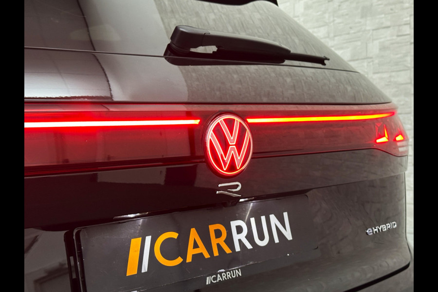 Volkswagen Touareg R 3.0 TSI 462PK E-Hybrid | Luchtvering | Puglia-Leder | Panorama | DYN-Audio | Massage | Ventilatie | ACC | Trekhaak | Nachtzicht | Head-Up | Ergo-Comfort | 22" | Keyless-Entry | Memory | 4-Zone Clima | ISO-Glas | Stoelverwarming V+A | Dodehoek | Standkachel | Carplay | Draadloos Laden |