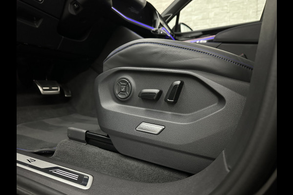 Volkswagen Touareg R 3.0 TSI 462PK E-Hybrid | Luchtvering | Puglia-Leder | Panorama | DYN-Audio | Massage | Ventilatie | ACC | Trekhaak | Nachtzicht | Head-Up | Ergo-Comfort | 22" | Keyless-Entry | Memory | 4-Zone Clima | ISO-Glas | Stoelverwarming V+A | Dodehoek | Standkachel | Carplay | Draadloos Laden |