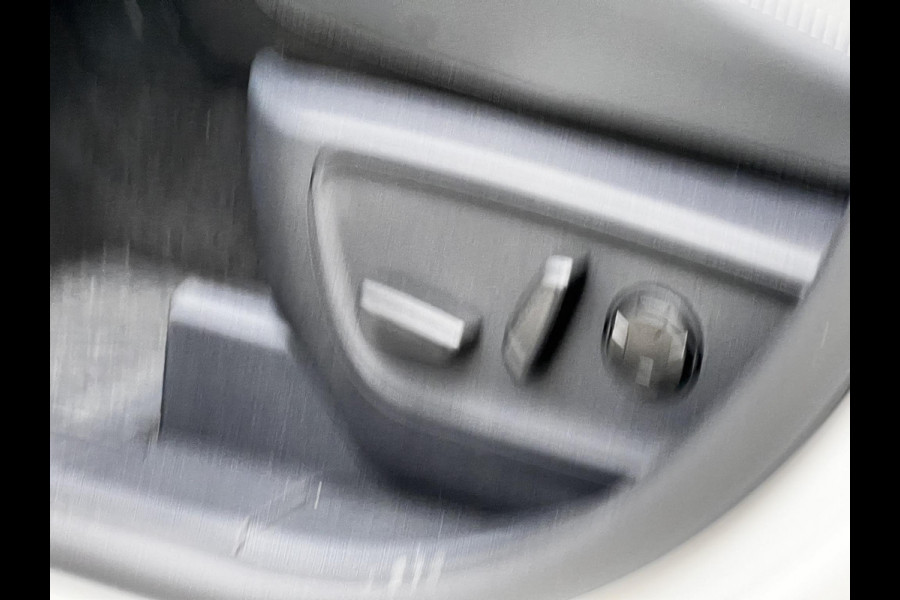 Ford Kuga 2.5 PHEV Sound Edition | Zuid | 243pk | Ford Voorraad | Panorama Dak | 20 inch Lichtmetaal | Winterpack | Matrix LED | Driver Assistance Pack