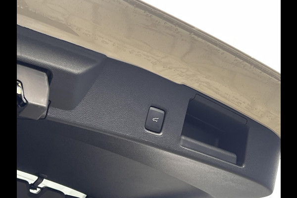 Ford Kuga 2.5 PHEV Sound Edition | Zuid | 243pk | Ford Voorraad | Panorama Dak | 20 inch Lichtmetaal | Winterpack | Matrix LED | Driver Assistance Pack
