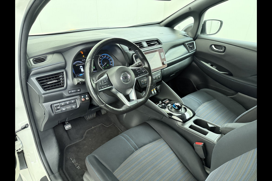 Nissan Leaf Acenta 40kWh Navi Camera Adap.Cruise Apple Carplay Android Ecc SOH 88% DAB Stuur-Stoel-Achterbankverwarming Lmv Privacy Glas Rijstrooksensor Origineel Nederlandse Auto 1e Eigenaar