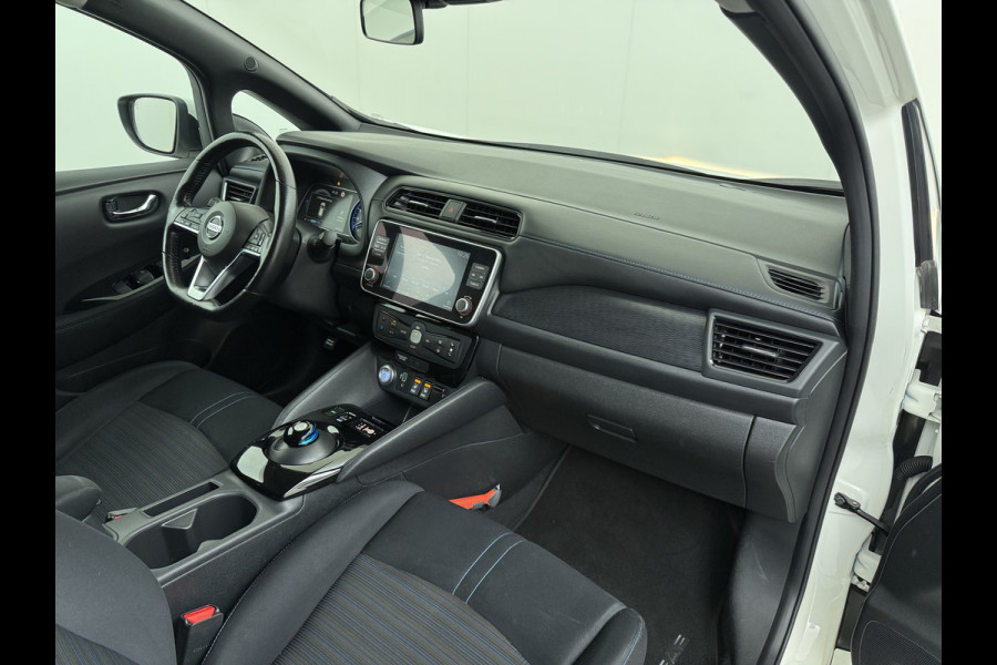 Nissan Leaf Acenta 40kWh Navi Camera Adap.Cruise Apple Carplay Android Ecc SOH 88% DAB Stuur-Stoel-Achterbankverwarming Lmv Privacy Glas Rijstrooksensor Origineel Nederlandse Auto 1e Eigenaar