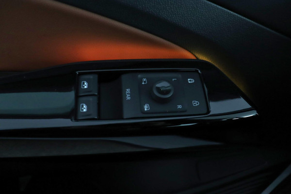 Volkswagen ID.4 First 77 kWh|SOH 92%|Trekhaak|Stoel/stuur verwarmd|Alcantara