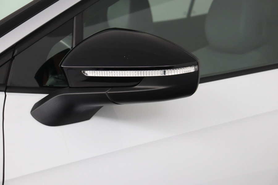 Volkswagen ID.4 First 77 kWh|SOH 92%|Trekhaak|Stoel/stuur verwarmd|Alcantara