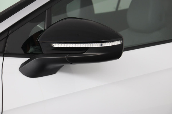 Volkswagen ID.4 First 77 kWh|SOH 92%|Trekhaak|Stoel/stuur verwarmd|Alcantara