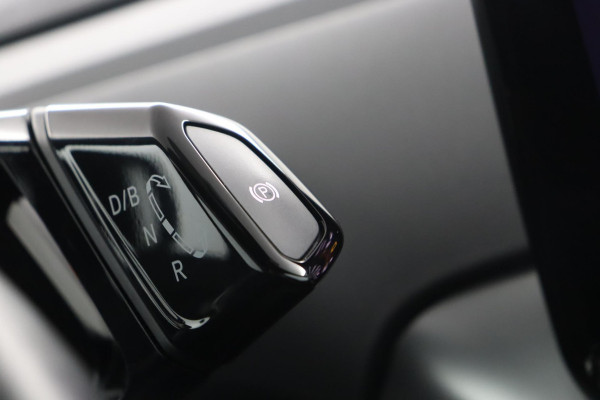 Volkswagen ID.4 First 77 kWh|SOH 92%|Trekhaak|Stoel/stuur verwarmd|Alcantara