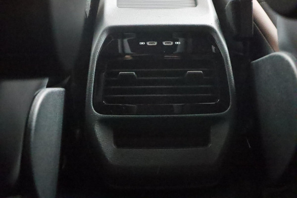 Volkswagen ID.4 First 77 kWh|SOH 92%|Trekhaak|Stoel/stuur verwarmd|Alcantara