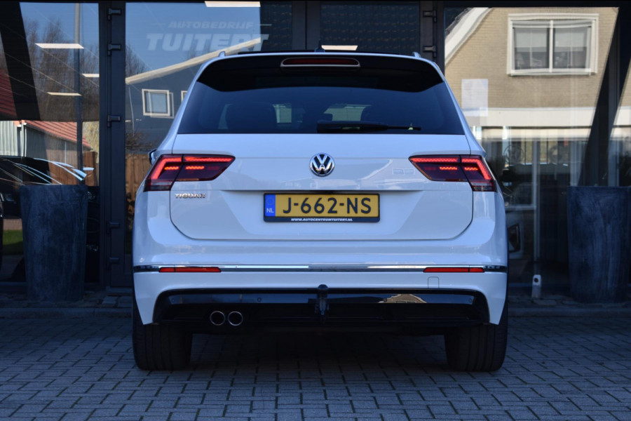 Volkswagen Tiguan 1.5 TSI ACT R-Line | TREKHAAK | CAMERA | DEALER ONDERHOUDEN | STOELVERWARMING | PANORAMADAK | APPLE CARPLAY