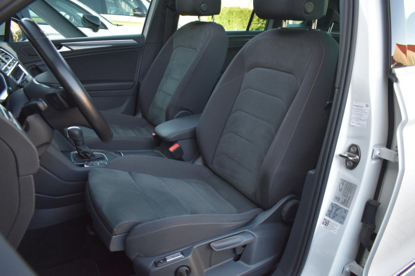 Volkswagen Tiguan 1.5 TSI ACT R-Line | TREKHAAK | CAMERA | DEALER ONDERHOUDEN | STOELVERWARMING | PANORAMADAK | APPLE CARPLAY