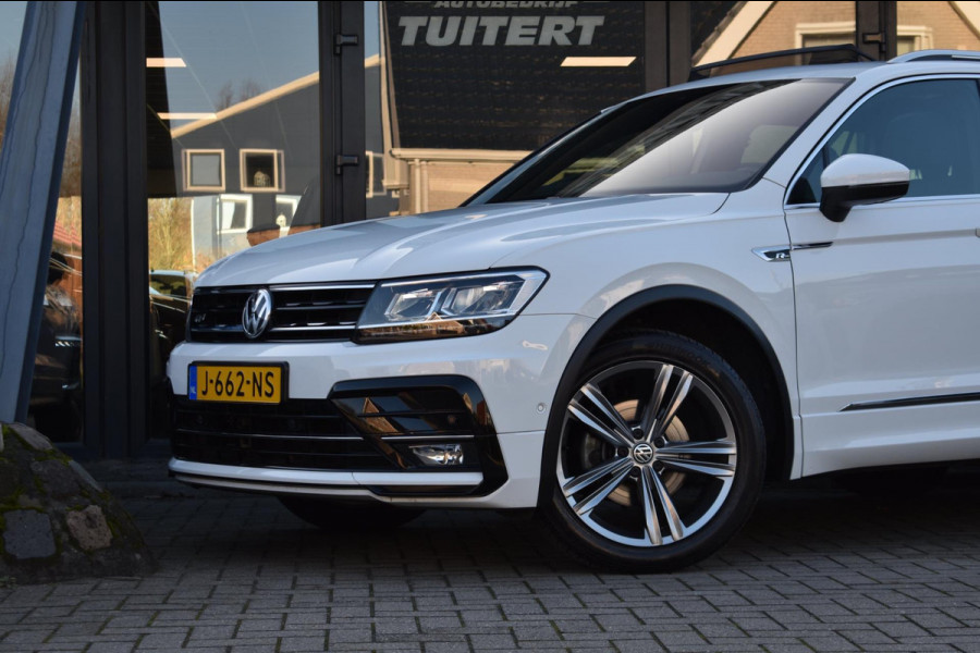 Volkswagen Tiguan 1.5 TSI ACT R-Line | TREKHAAK | CAMERA | DEALER ONDERHOUDEN | STOELVERWARMING | PANORAMADAK | APPLE CARPLAY
