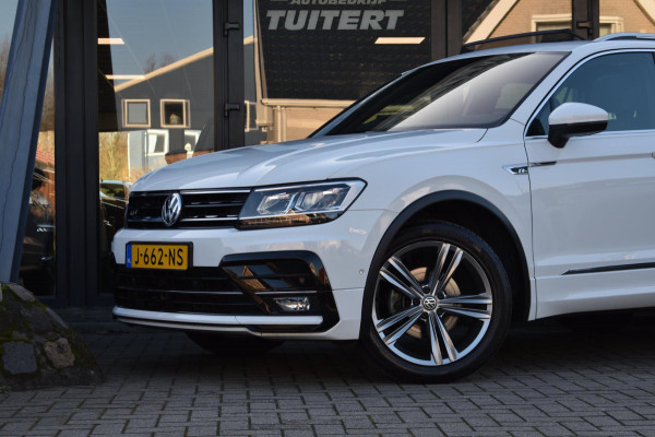 Volkswagen Tiguan 1.5 TSI ACT R-Line | TREKHAAK | CAMERA | DEALER ONDERHOUDEN | STOELVERWARMING | PANORAMADAK | APPLE CARPLAY