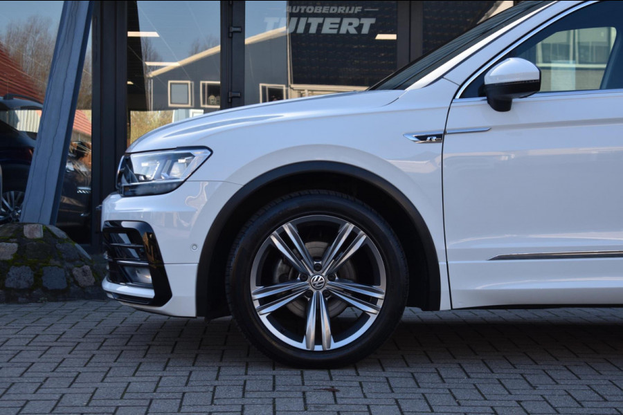 Volkswagen Tiguan 1.5 TSI ACT R-Line | TREKHAAK | CAMERA | DEALER ONDERHOUDEN | STOELVERWARMING | PANORAMADAK | APPLE CARPLAY