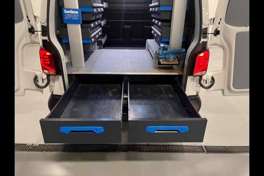 Volkswagen Transporter L2H1 Servicewagen 2.0 TDI 110PK euro6 Sortimo kasten, Airco, Camera, CruiseControl, RIJKLAARPRIJS!