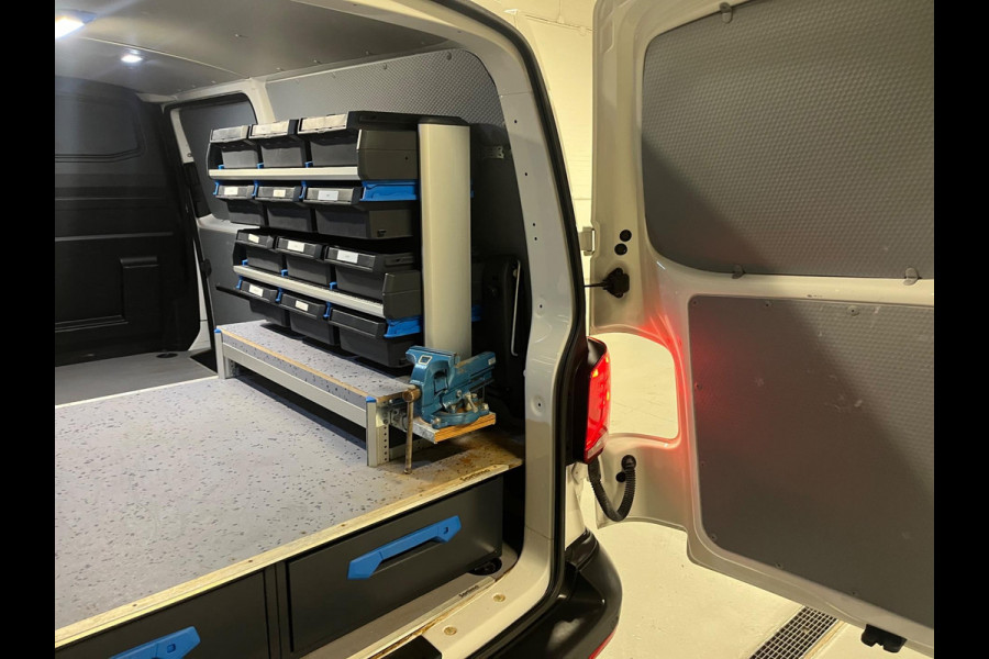 Volkswagen Transporter L2H1 Servicewagen 2.0 TDI 110PK euro6 Sortimo kasten, Airco, Camera, CruiseControl, RIJKLAARPRIJS!