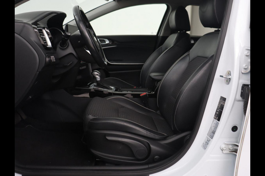 Kia Ceed 1.4 T-GDi DynamicPlusLine | Stoel & stuurverwarming | Adaptive cruise | Trekhaak | Camera | Carplay | Full LED | Navigatie | Climate control | DAB | File Assistent