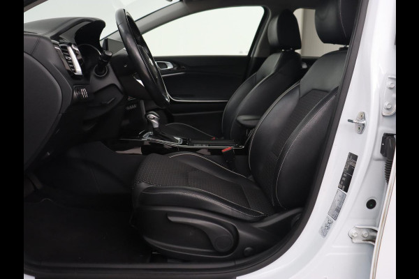 Kia Ceed 1.4 T-GDi DynamicPlusLine | Stoel & stuurverwarming | Adaptive cruise | Trekhaak | Camera | Carplay | Full LED | Navigatie | Climate control | DAB | File Assistent