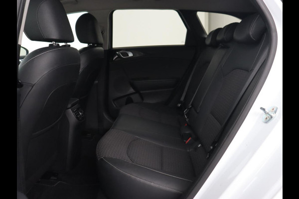 Kia Ceed 1.4 T-GDi DynamicPlusLine | Stoel & stuurverwarming | Adaptive cruise | Trekhaak | Camera | Carplay | Full LED | Navigatie | Climate control | DAB | File Assistent