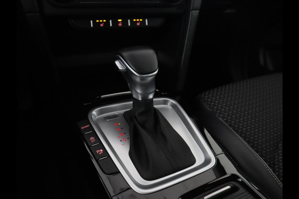 Kia Ceed 1.4 T-GDi DynamicPlusLine | Stoel & stuurverwarming | Adaptive cruise | Trekhaak | Camera | Carplay | Full LED | Navigatie | Climate control | DAB | File Assistent