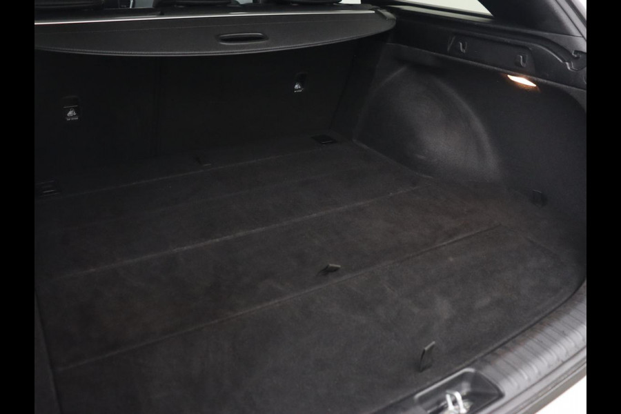 Kia Ceed 1.4 T-GDi DynamicPlusLine | Stoel & stuurverwarming | Adaptive cruise | Trekhaak | Camera | Carplay | Full LED | Navigatie | Climate control | DAB | File Assistent