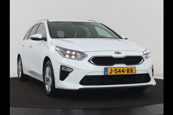 Kia Ceed 1.4 T-GDi DynamicPlusLine | Stoel & stuurverwarming | Adaptive cruise | Trekhaak | Camera | Carplay | Full LED | Navigatie | Climate control | DAB | File Assistent