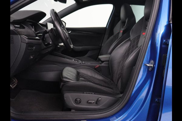 Škoda Octavia 1.4 TSI RS iV PHEV Business | Panoramadak | Head-Up | Leder/Alcantara | Stoelverwarming | Memory | Camera | Carplay | Matrix LED | Achterbankverwarming | Adaptive cruise | Plug In