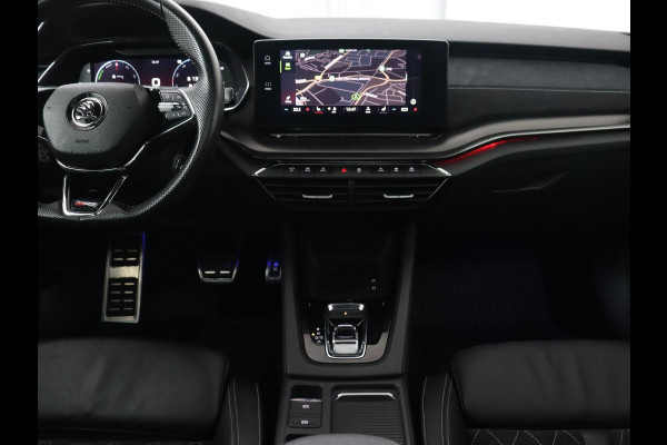 Škoda Octavia 1.4 TSI RS iV PHEV Business | Panoramadak | Head-Up | Leder/Alcantara | Stoelverwarming | Memory | Camera | Carplay | Matrix LED | Achterbankverwarming | Adaptive cruise | Plug In