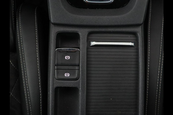 Škoda Octavia 1.4 TSI RS iV PHEV Business | Panoramadak | Head-Up | Leder/Alcantara | Stoelverwarming | Memory | Camera | Carplay | Matrix LED | Achterbankverwarming | Adaptive cruise | Plug In