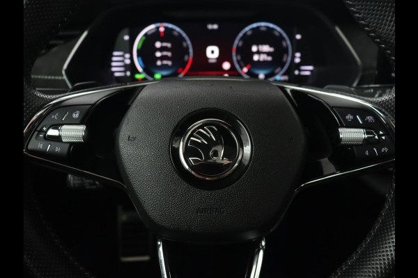 Škoda Octavia 1.4 TSI RS iV PHEV Business | Panoramadak | Head-Up | Leder/Alcantara | Stoelverwarming | Memory | Camera | Carplay | Matrix LED | Achterbankverwarming | Adaptive cruise | Plug In