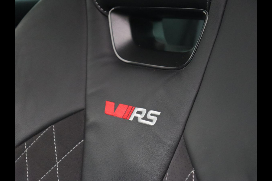 Škoda Octavia 1.4 TSI RS iV PHEV Business | Panoramadak | Head-Up | Leder/Alcantara | Stoelverwarming | Memory | Camera | Carplay | Matrix LED | Achterbankverwarming | Adaptive cruise | Plug In